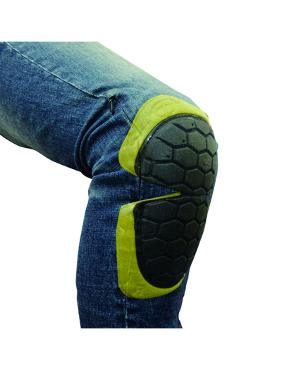 膝プロテクターは、軽量かつ保護性能に優れたCEパット